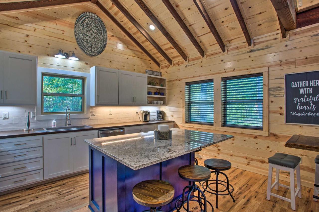 Luxe Broken Bow Cabin Game Room, Fire Pit And Deck! Экстерьер фото
