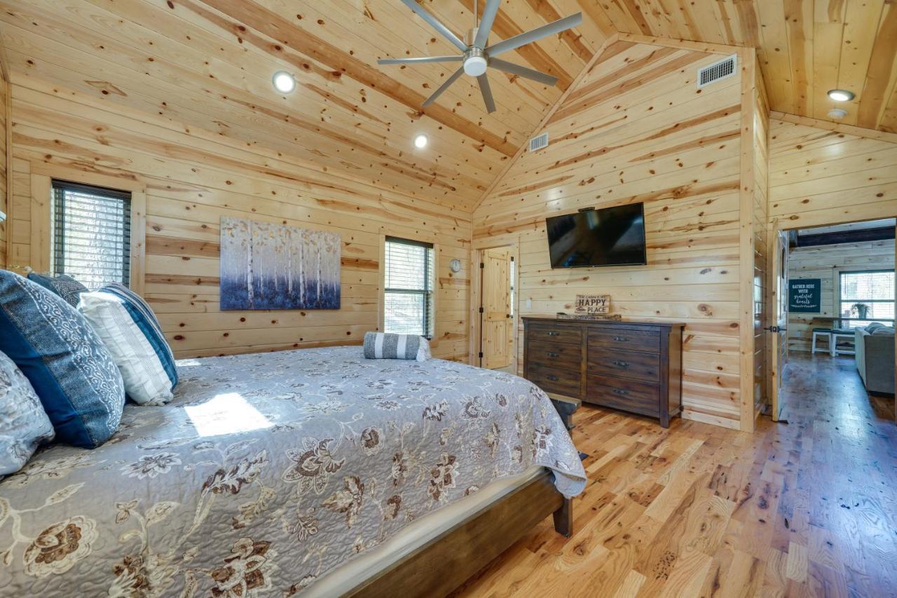 Luxe Broken Bow Cabin Game Room, Fire Pit And Deck! Экстерьер фото